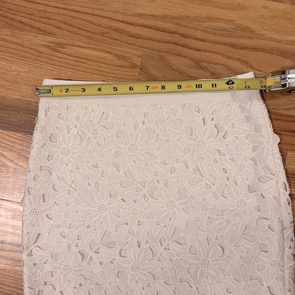 Ann Taylor Loft Floral Ivory White Lace Pencil Skirt, 0 - Picture 5 of 10